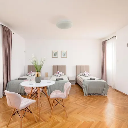 Zacisze - Goscinne Guest house *